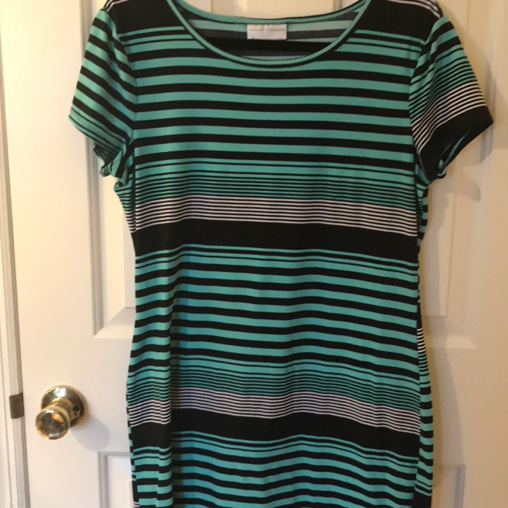 M  EUC Bobbie Brooks women’s striped dress
